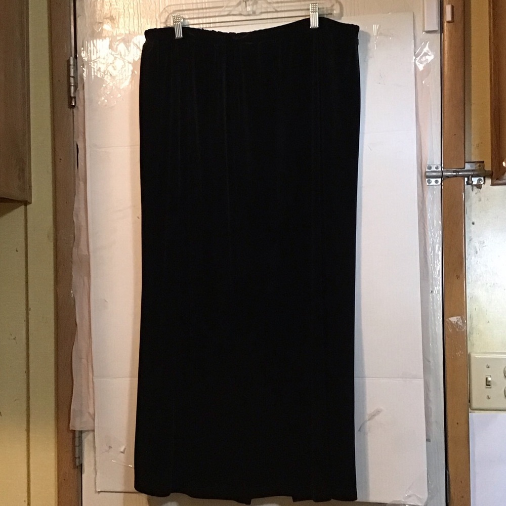 Impressions Classic Velvet
Black Maxi Skirt